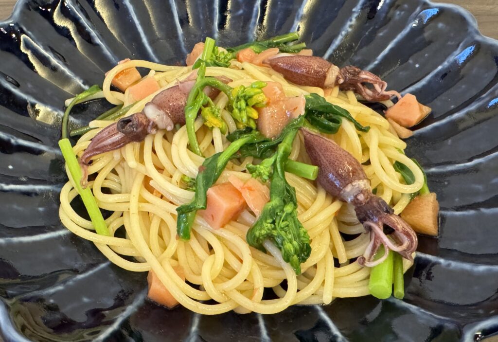 梅ぇ～たけのこを使用したホタルイカと菜の花のパスタ